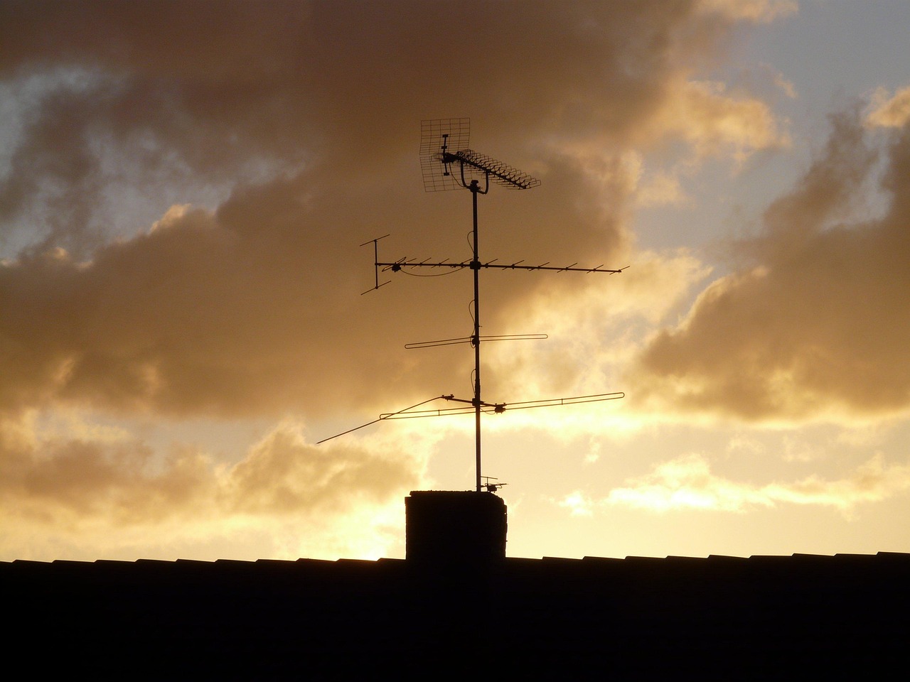 Antena Interna Amplificada para TV Digital: Vale a Pena?