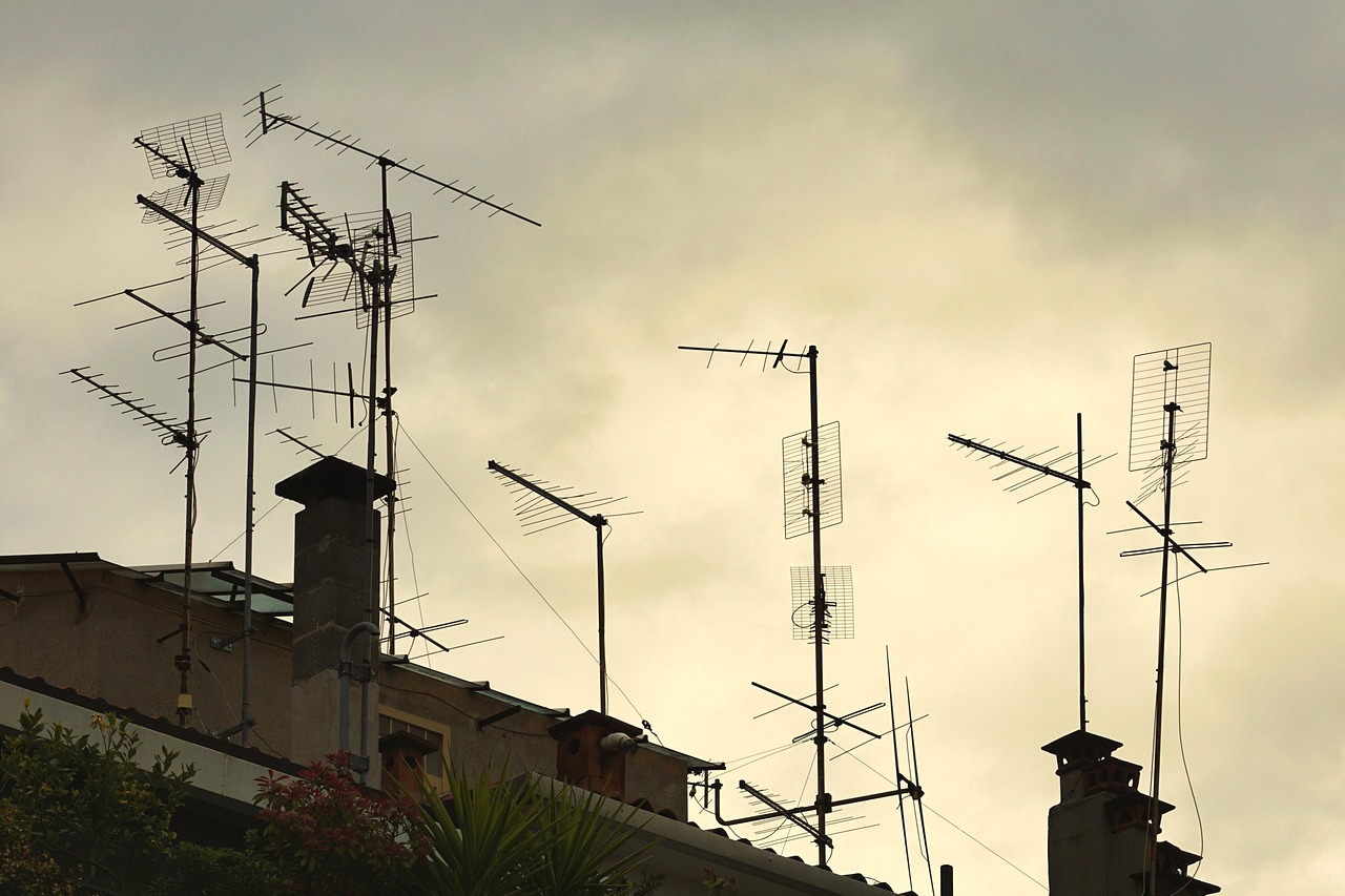 Como Instalar Antena Externa no Telhado com Segurança